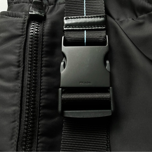 Prada Authentic Logo Stripe Messenger Bag Tessuto - Picture 5 of 16